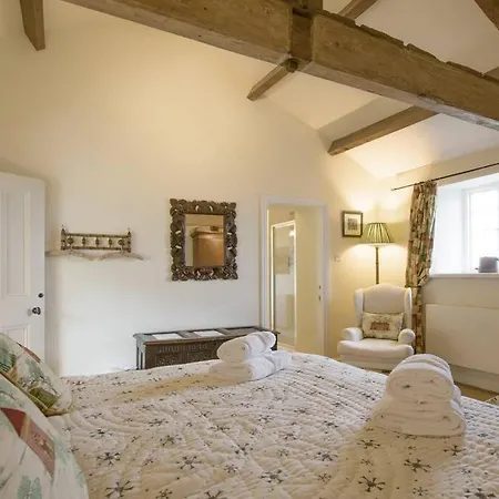 Higher Scarcliffe At Broughton Sanctuary *